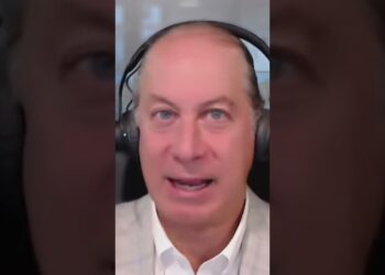 CEO de Perplexity dice que su navegador IA reemplazará dos puestos de oficina