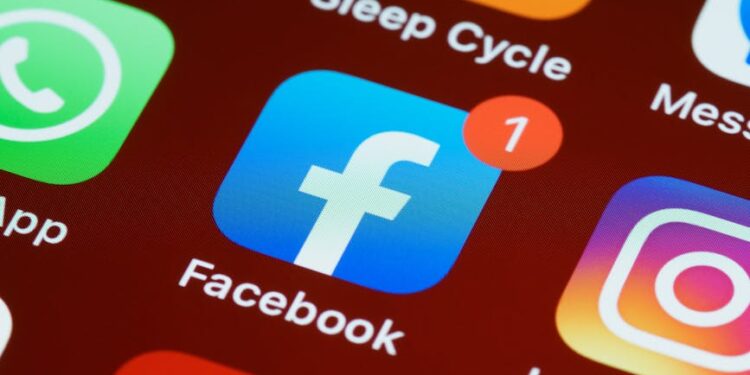 Meta anuncia IA para moderación de contenido en tiempo real en Facebook